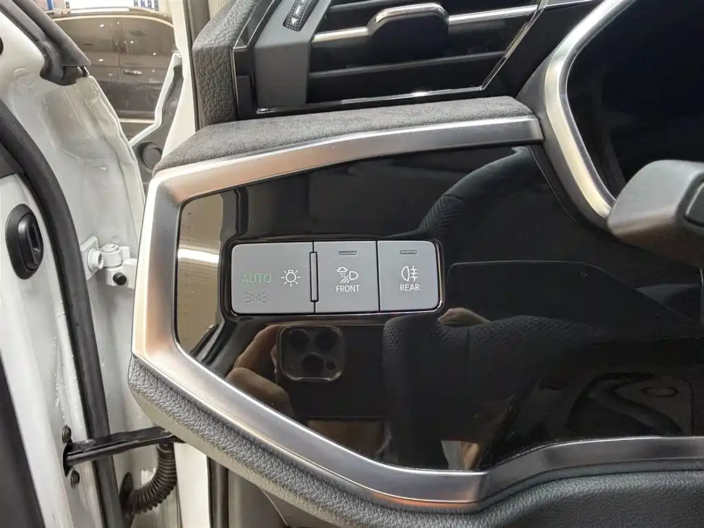 Audi Q3 Sportback 2023 — фото 9