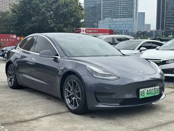 Tesla Model 3 2020