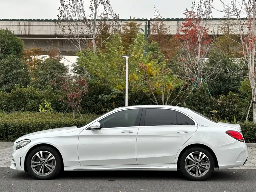 Mercedes-Benz C-Class 2019 — фото 7