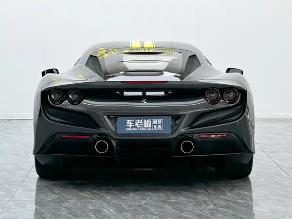 Ferrari F8 2022