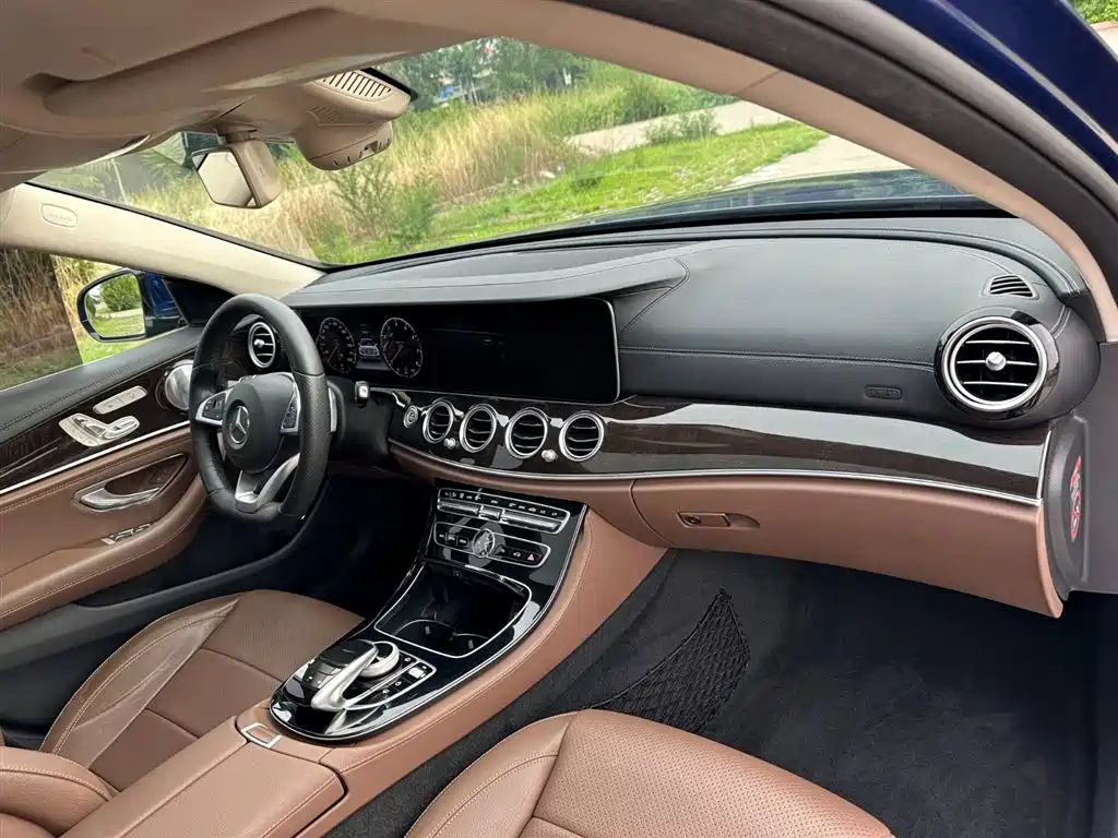 Mercedes-Benz E-Class 2017 — фото 15