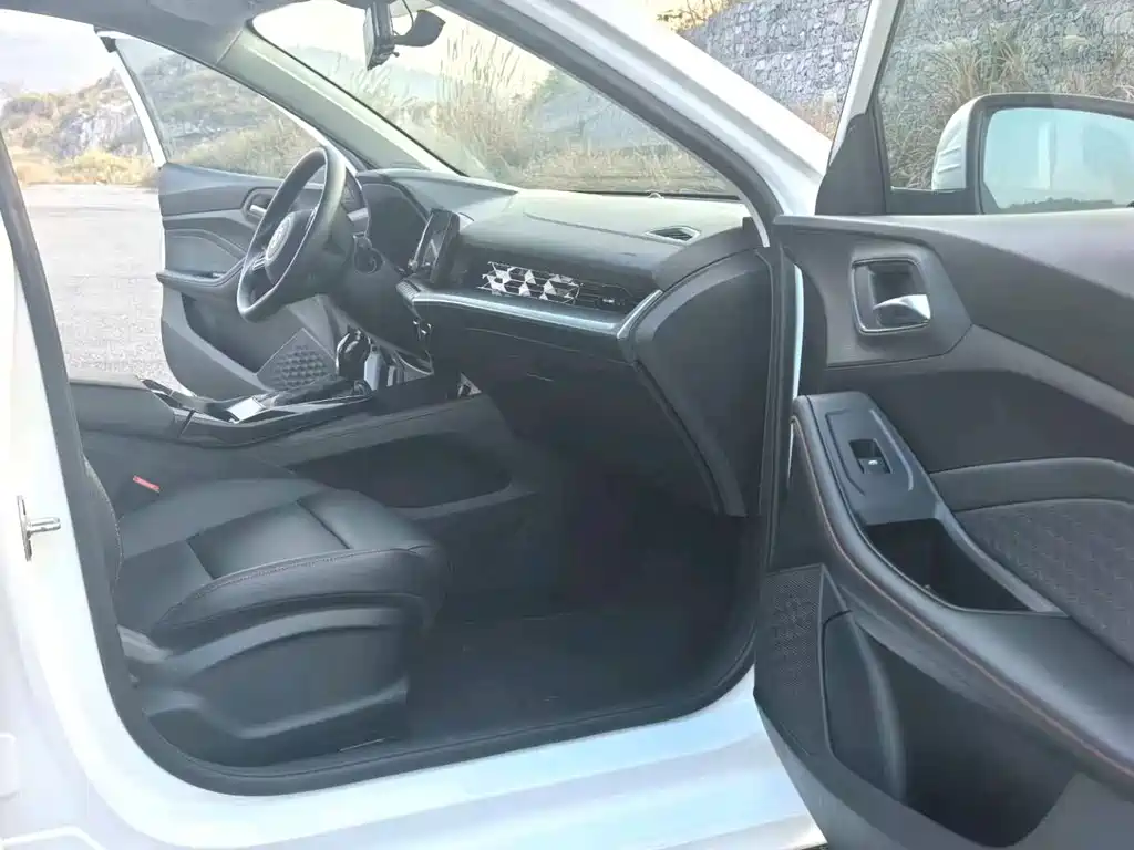 MG MG5 2022