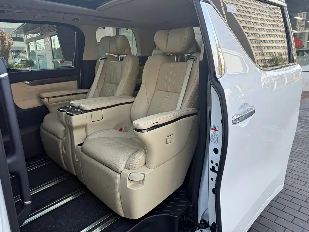 Toyota Alphard 2018 — фото 3