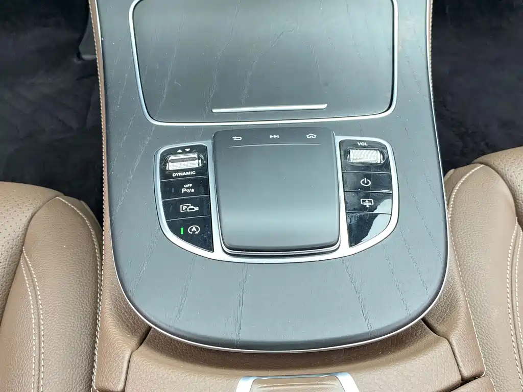Mercedes-Benz E-Class 2020 — фото 17