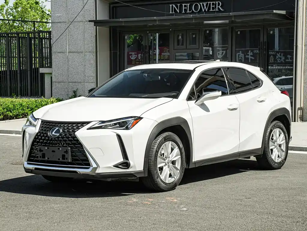Lexus UX 2021