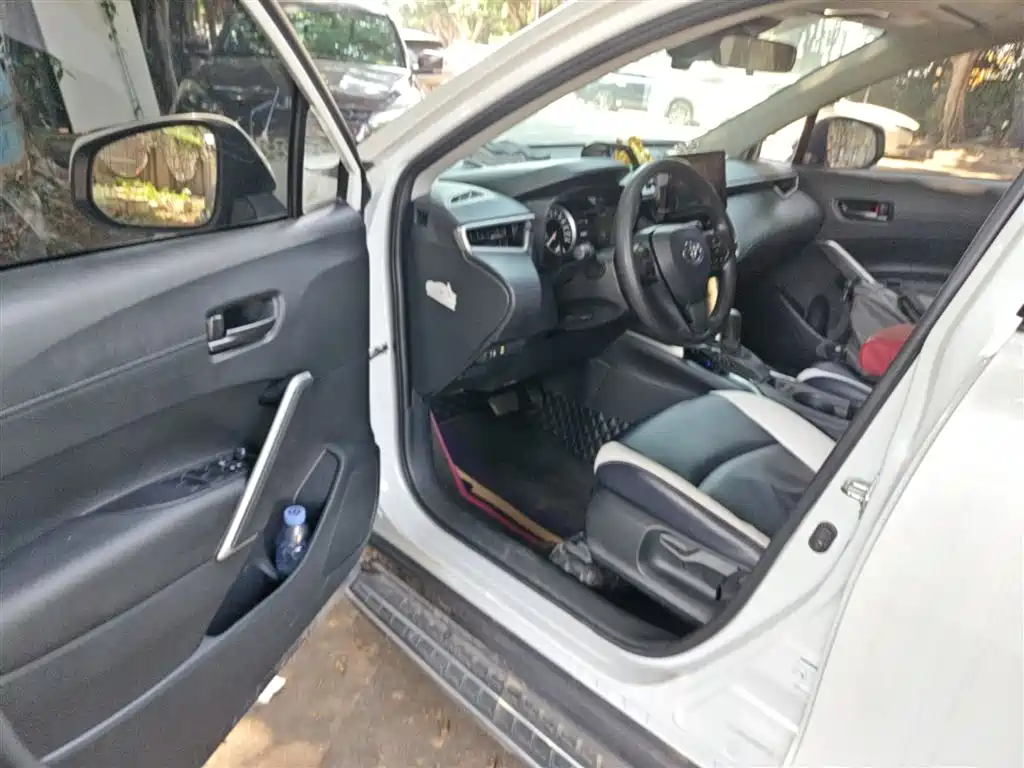 Toyota Corolla Cross 2022 — фото 23