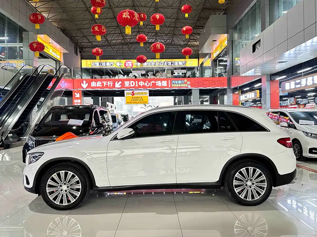 Mercedes-Benz GLC 2017 — фото 15