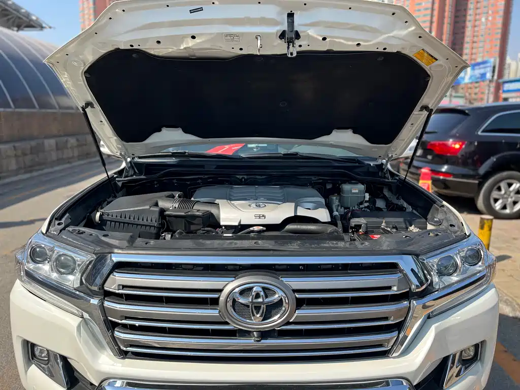 Toyota Land Cruiser 2018 — фото 18