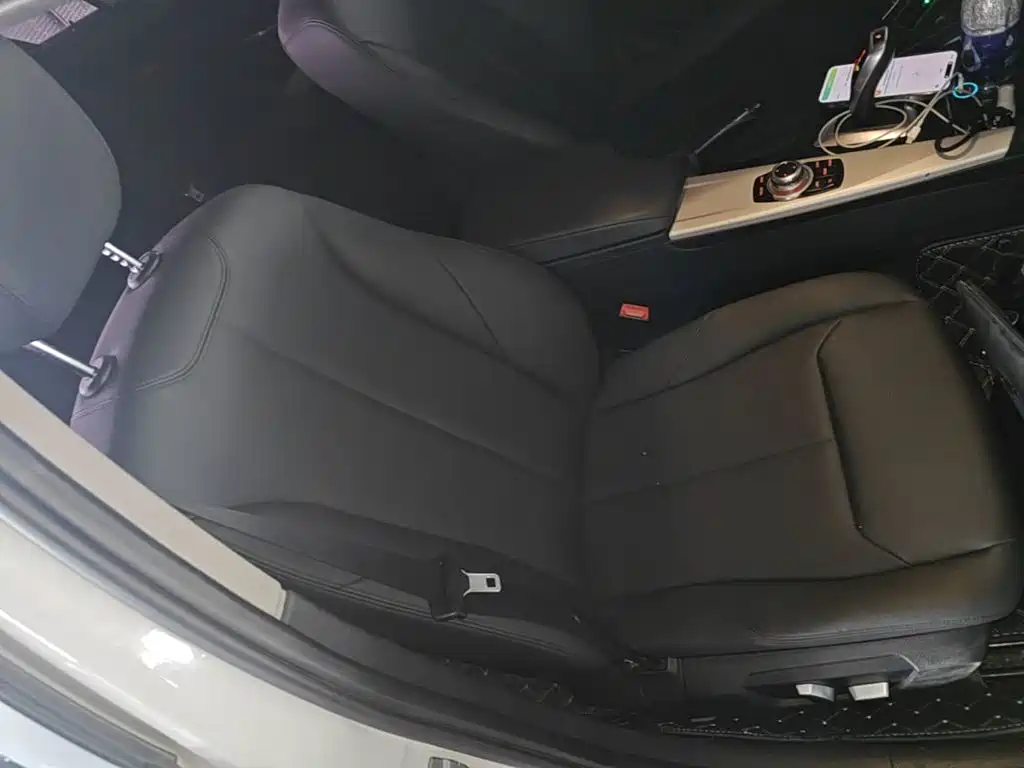 BMW 3 Series 2015 — фото 25