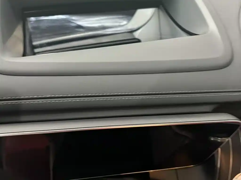 Mercedes-Benz GLC 2023
