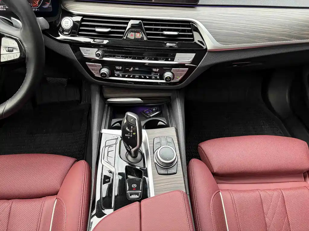 BMW 5 Series 2022 — фото 12