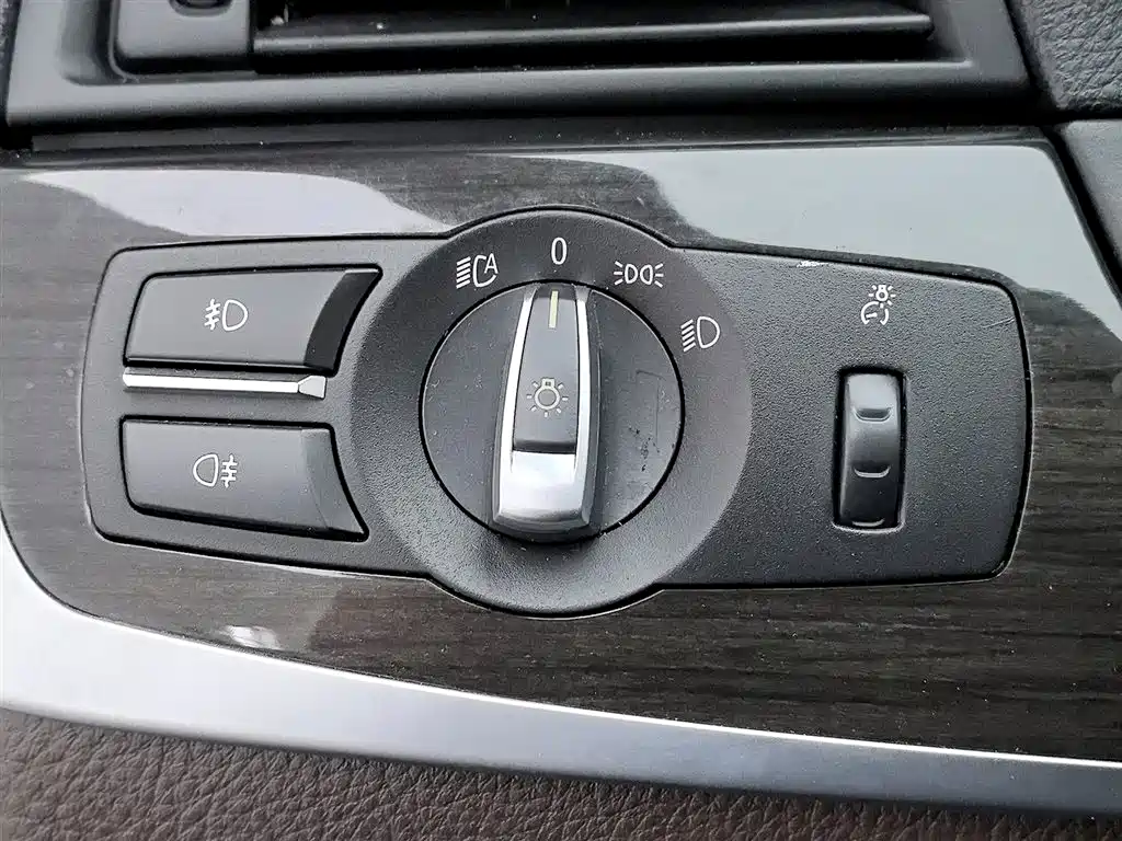 BMW 5 Series 2014 — фото 21