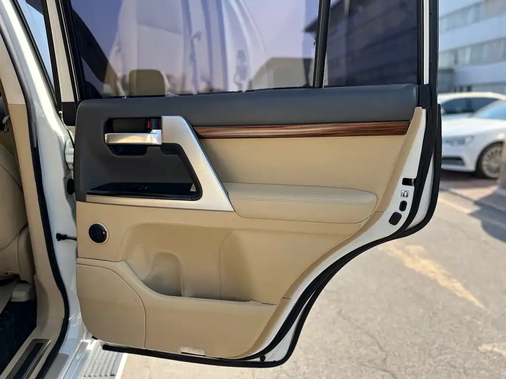 Toyota Land Cruiser 2018 — фото 26