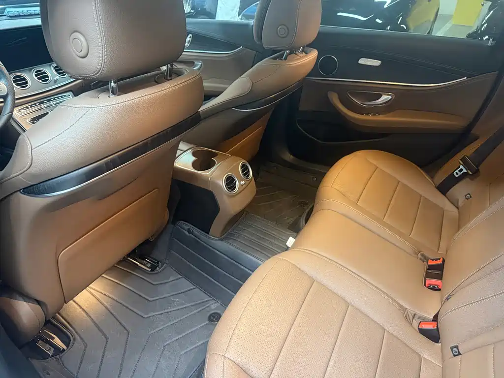 Mercedes-Benz E-Class 2020 — фото 10