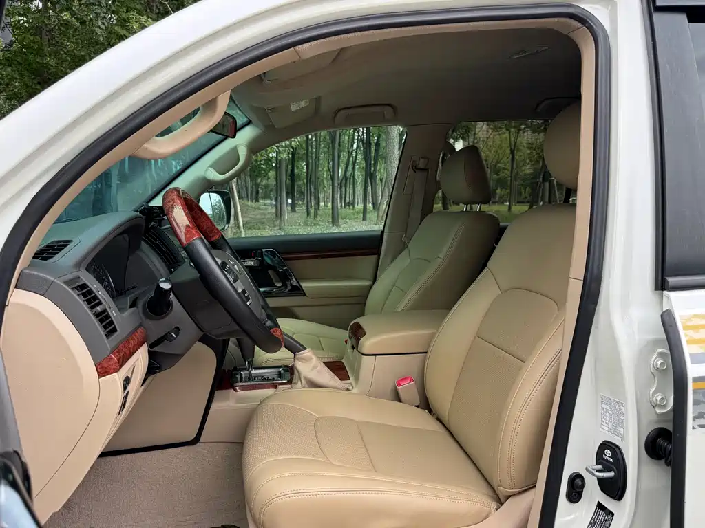 Toyota Land Cruiser 2016 — фото 11