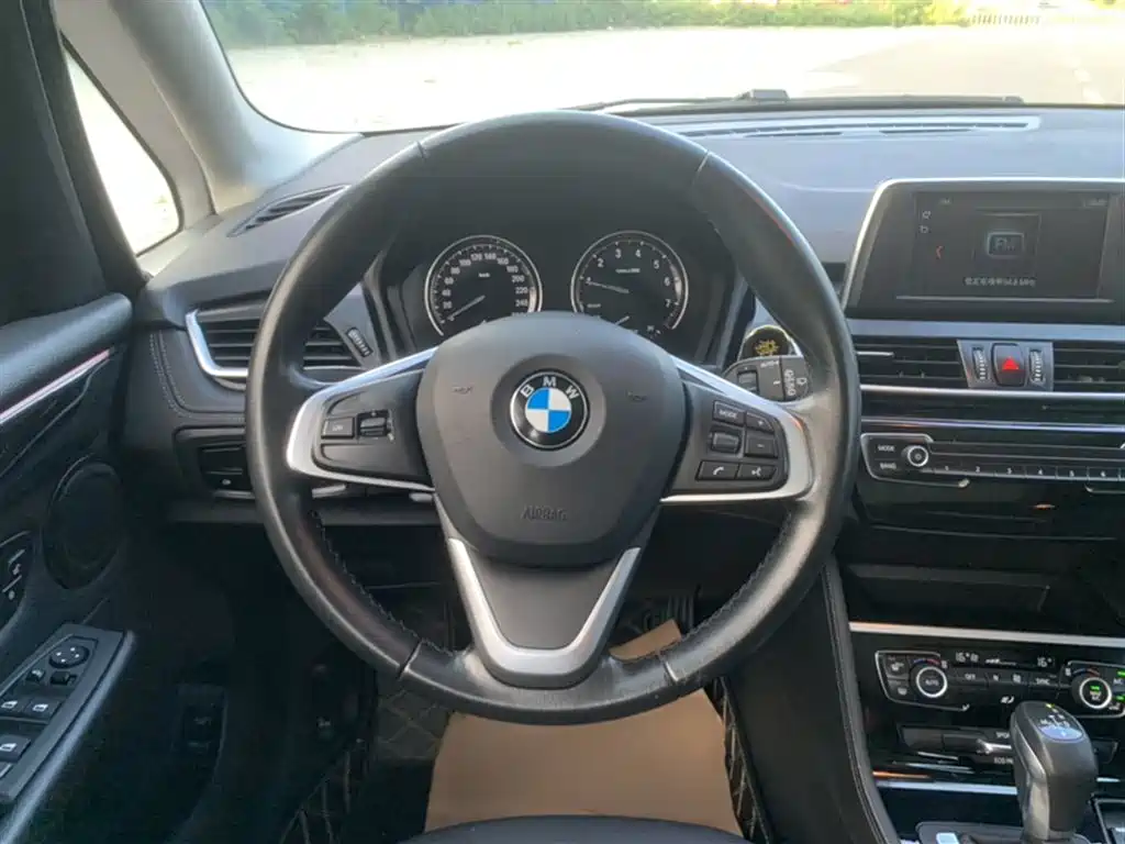 BMW 2 Series Active Tourer 2019 — фото 15