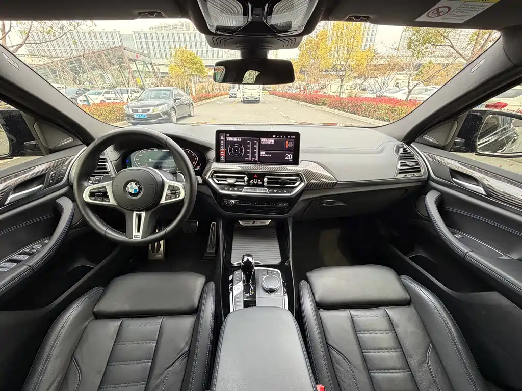 BMW X4 M40i 2023 — фото 9