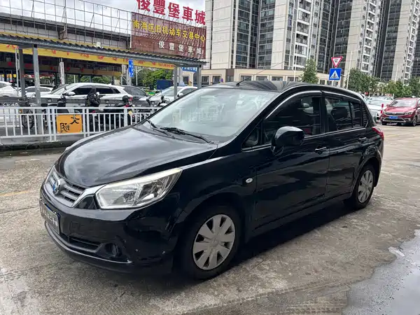 Venucia R50 2014