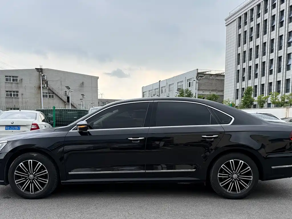 Volkswagen Passat 2019 — фото 12