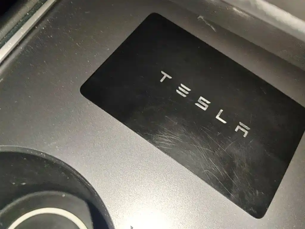 Tesla Model Y 2022 — фото 9