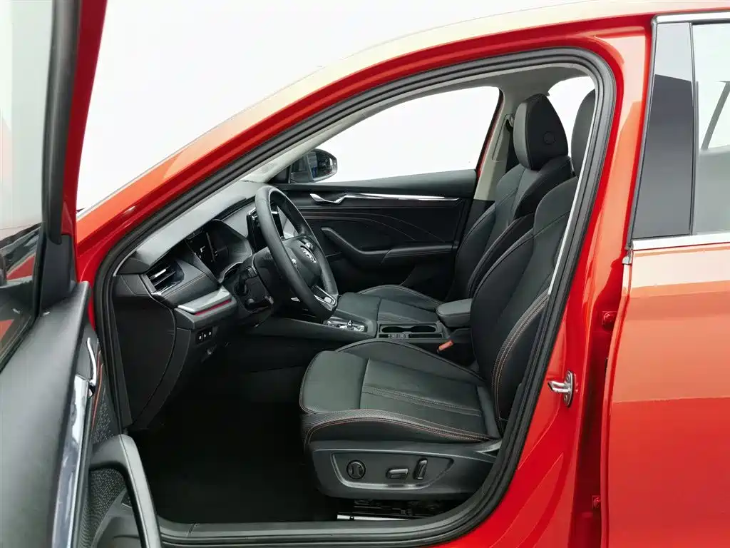 Skoda Octavia 2021 — фото 10