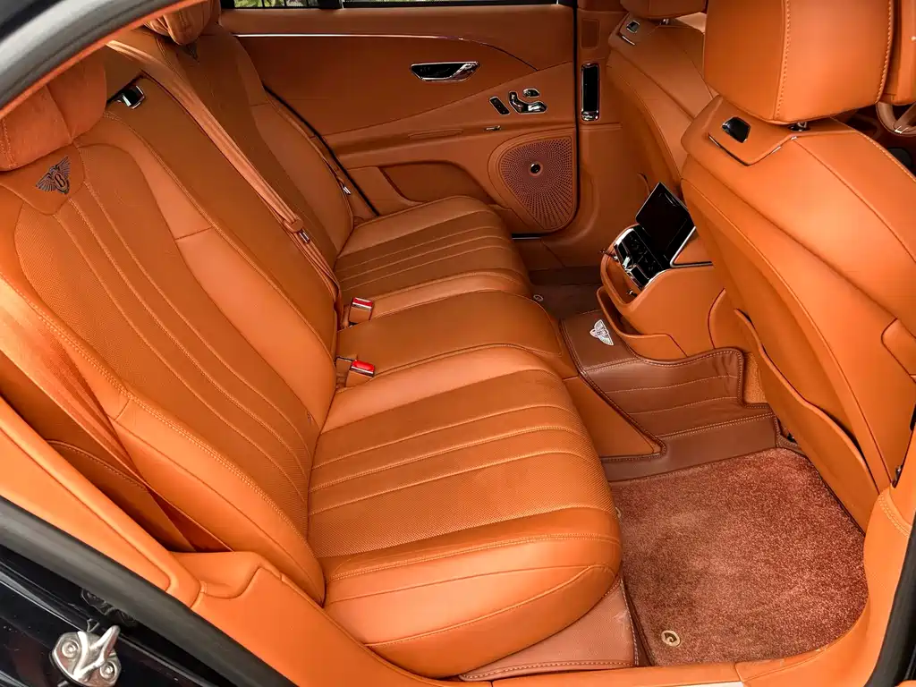 Bentley Flying Spur 2021 — фото 19