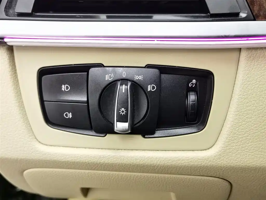 BMW 3 Series 2013 — фото 21