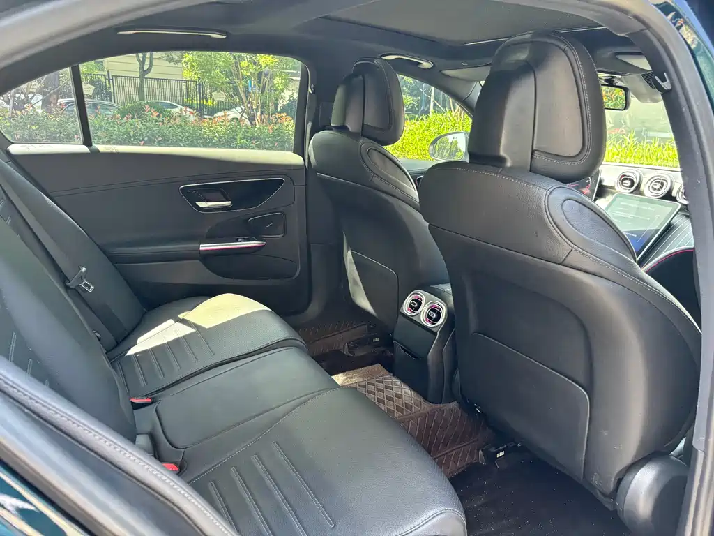 Mercedes-Benz C-Class 2023 — фото 14