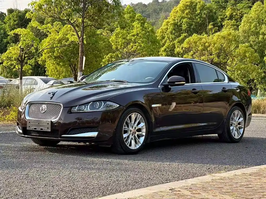 Jaguar XF 2014 — фото 3