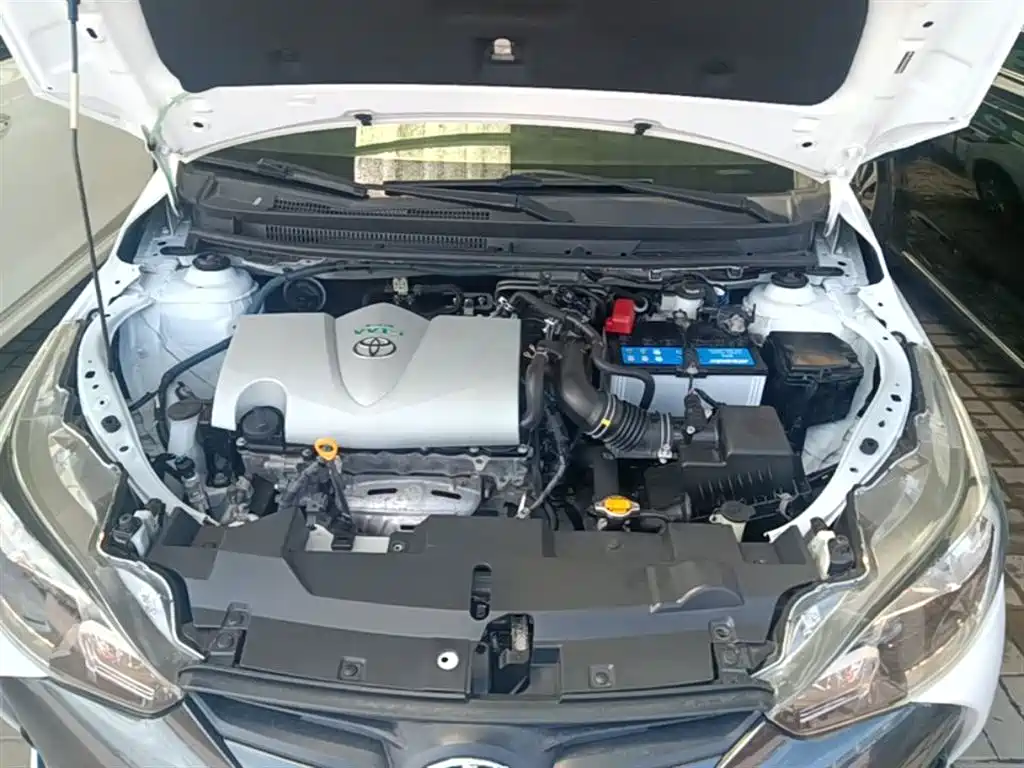 Toyota Yaris L 2017 — фото 20
