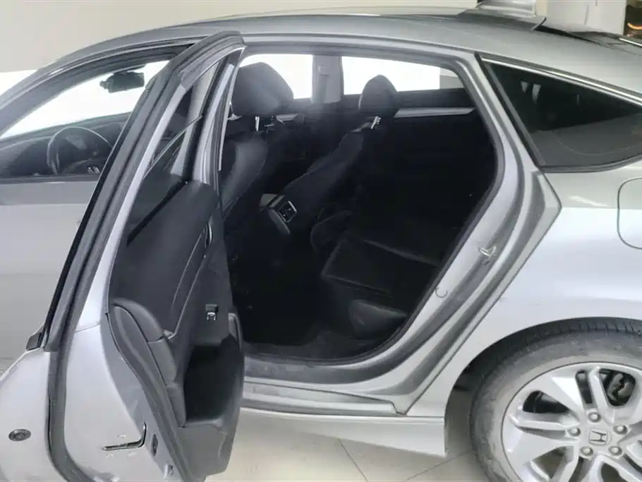 Honda Accord 2019 — фото 11