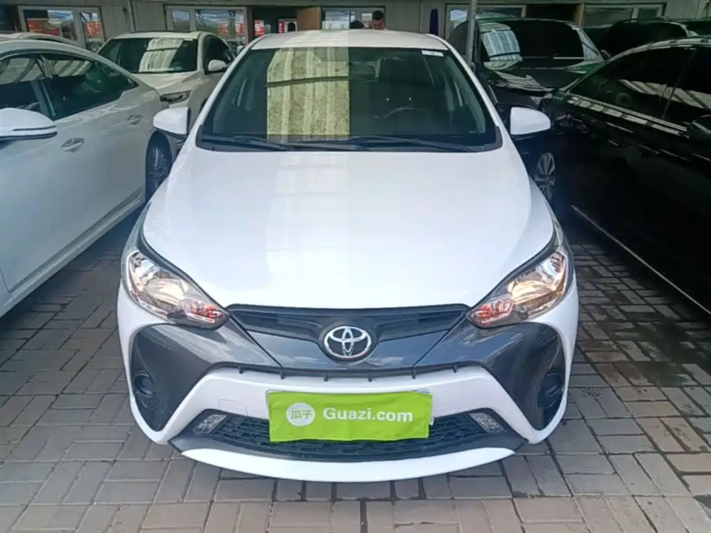 Toyota Yaris L 2017 — фото 3