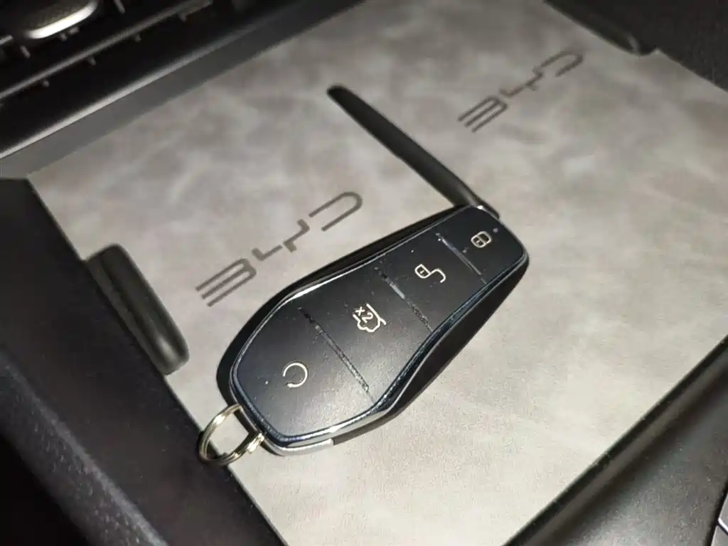 BYD Seal 05 DM-i 2025 — фото 9