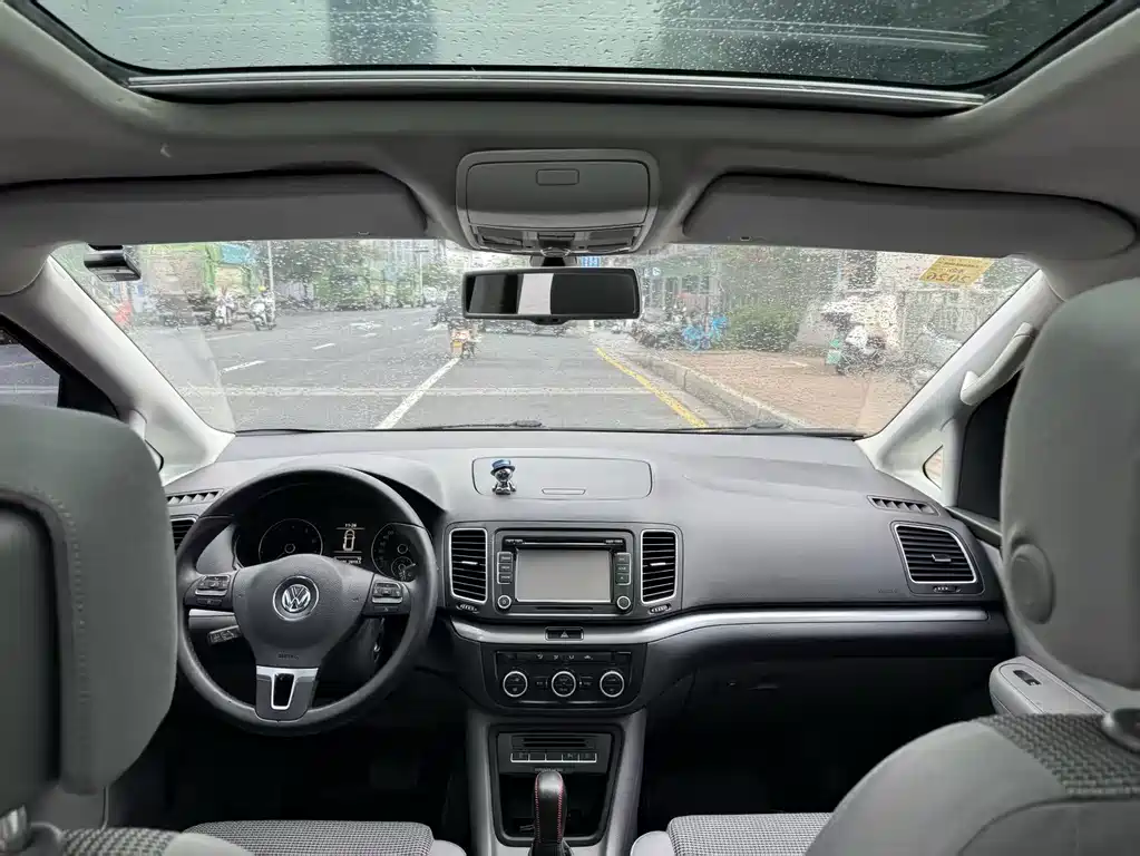 Volkswagen Sharan 2015 — фото 10