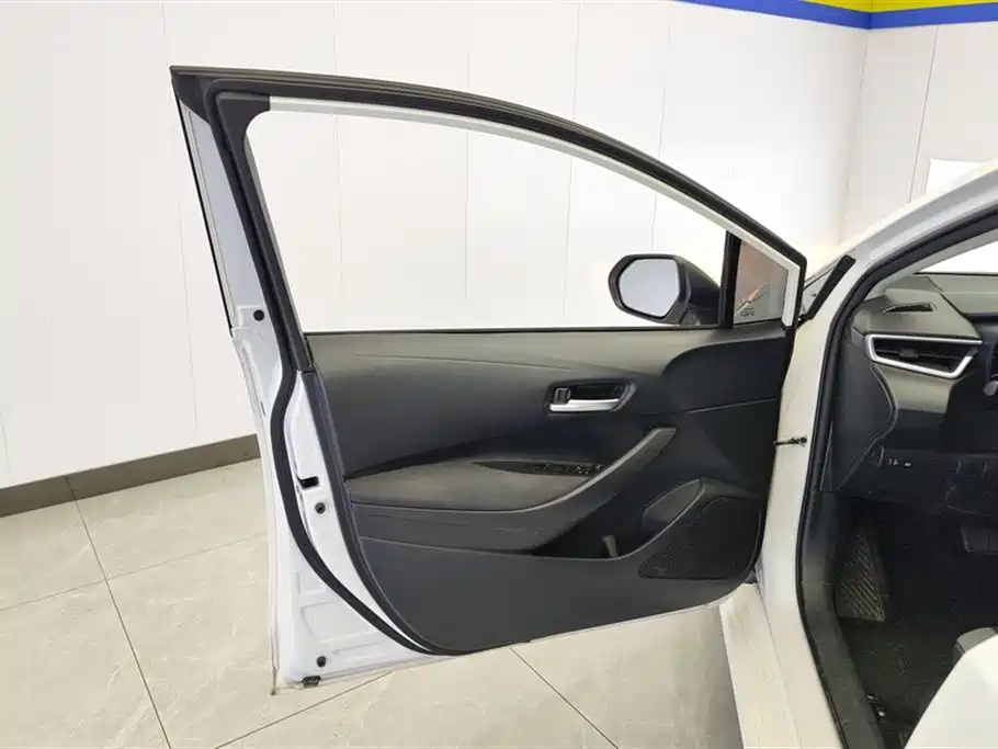 Toyota Corolla 2022 — фото 7