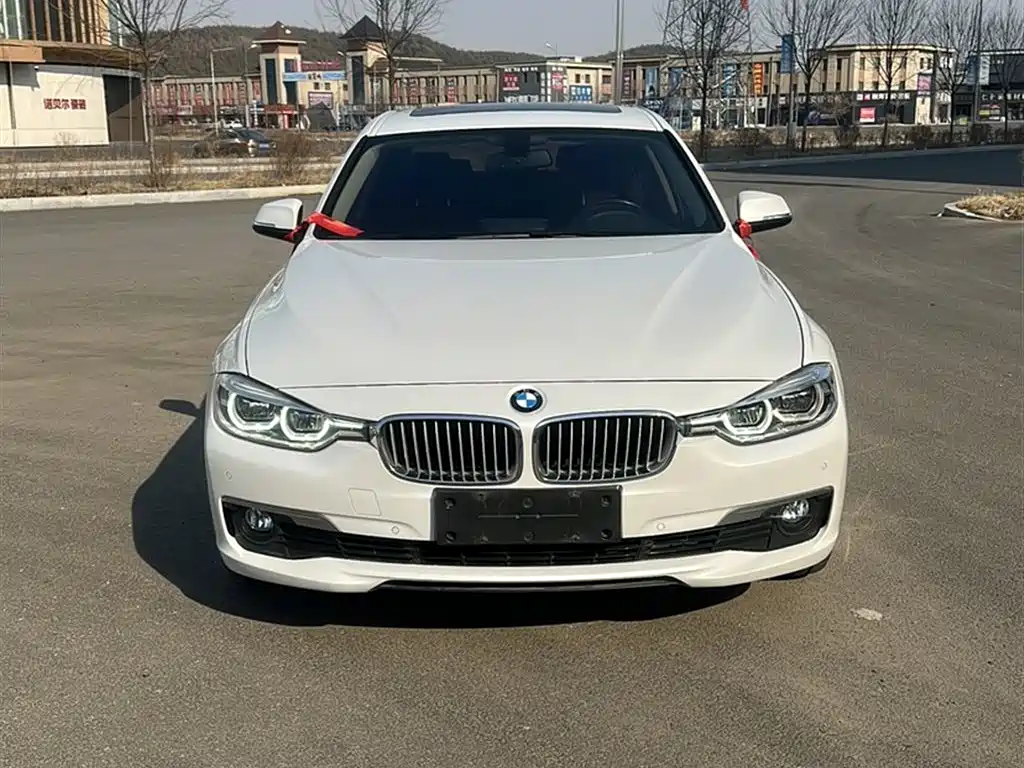 BMW 3 Series 2019 — фото 15