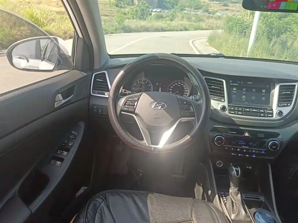 Hyundai Tucson 2016 — фото 11