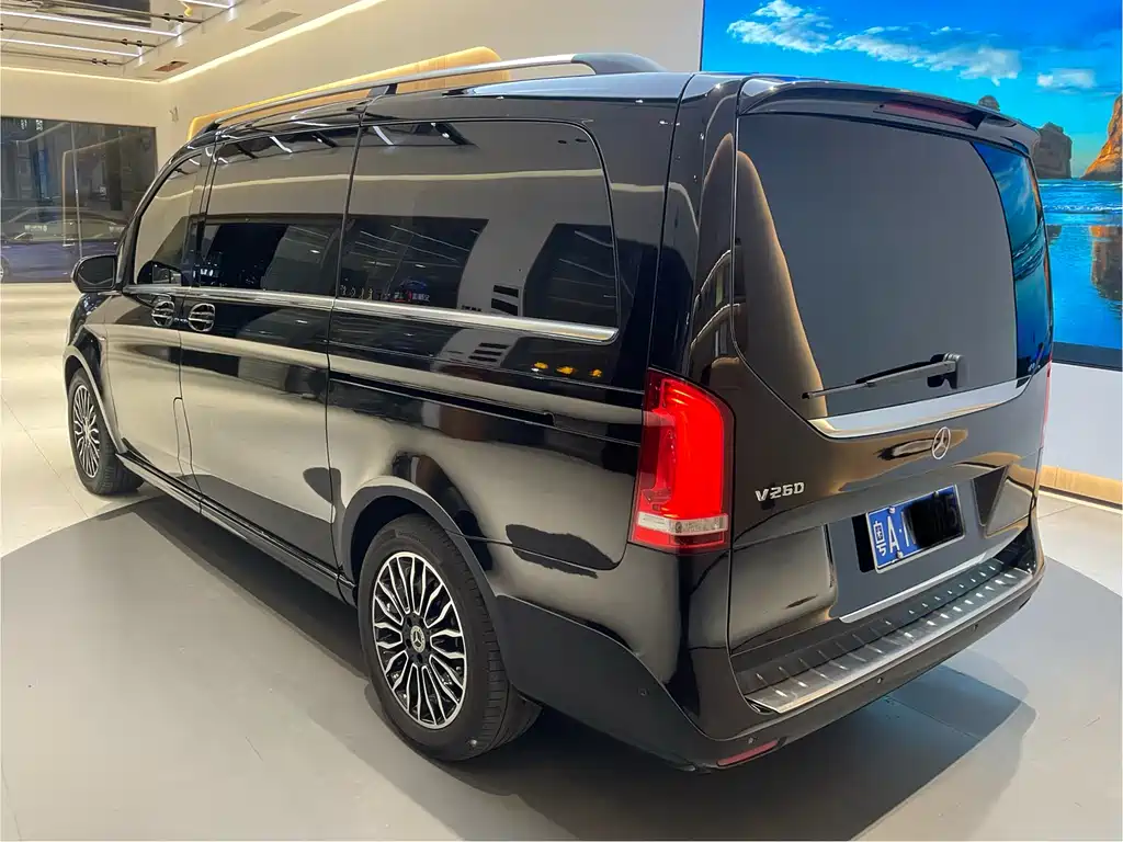 Mercedes-Benz V-Class 2019 — фото 7