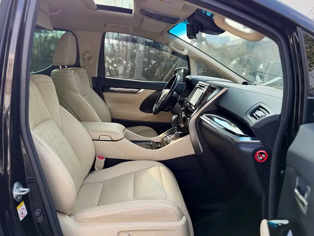 Toyota Vellfire 2020 — фото 17