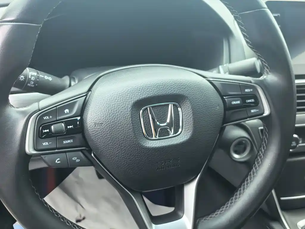 Honda Accord 2018 — фото 8