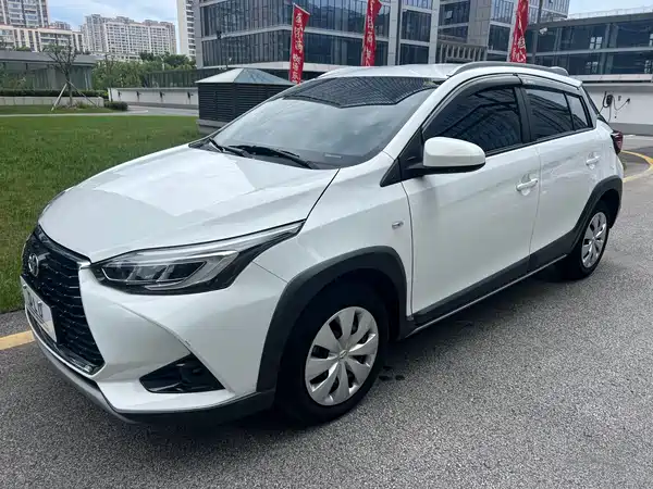 Toyota Yaris L 2022