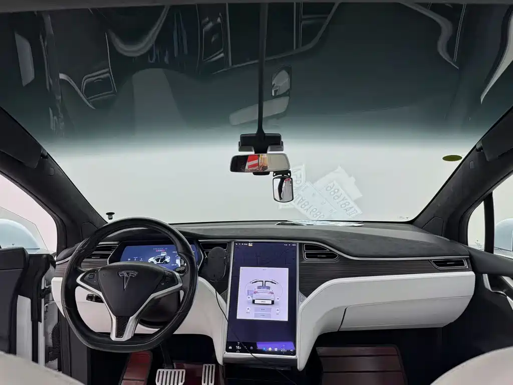 Tesla Model X 2016 — фото 7