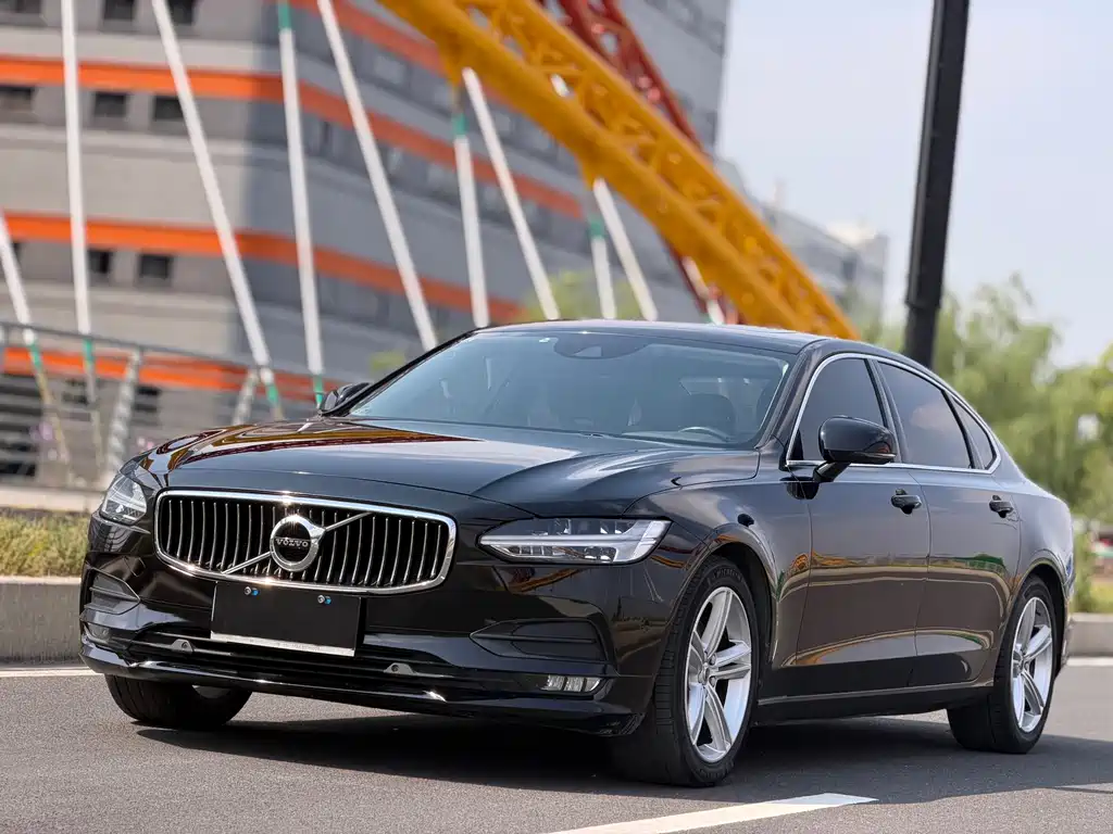 Volvo S90 2017 — фото 1