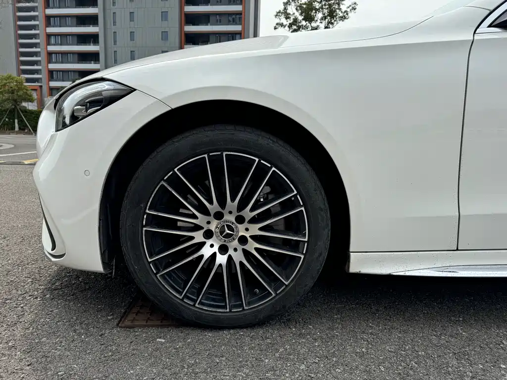 Mercedes-Benz C-Class 2023 — фото 13
