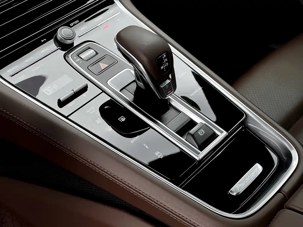 Porsche Panamera 2021 — фото 18