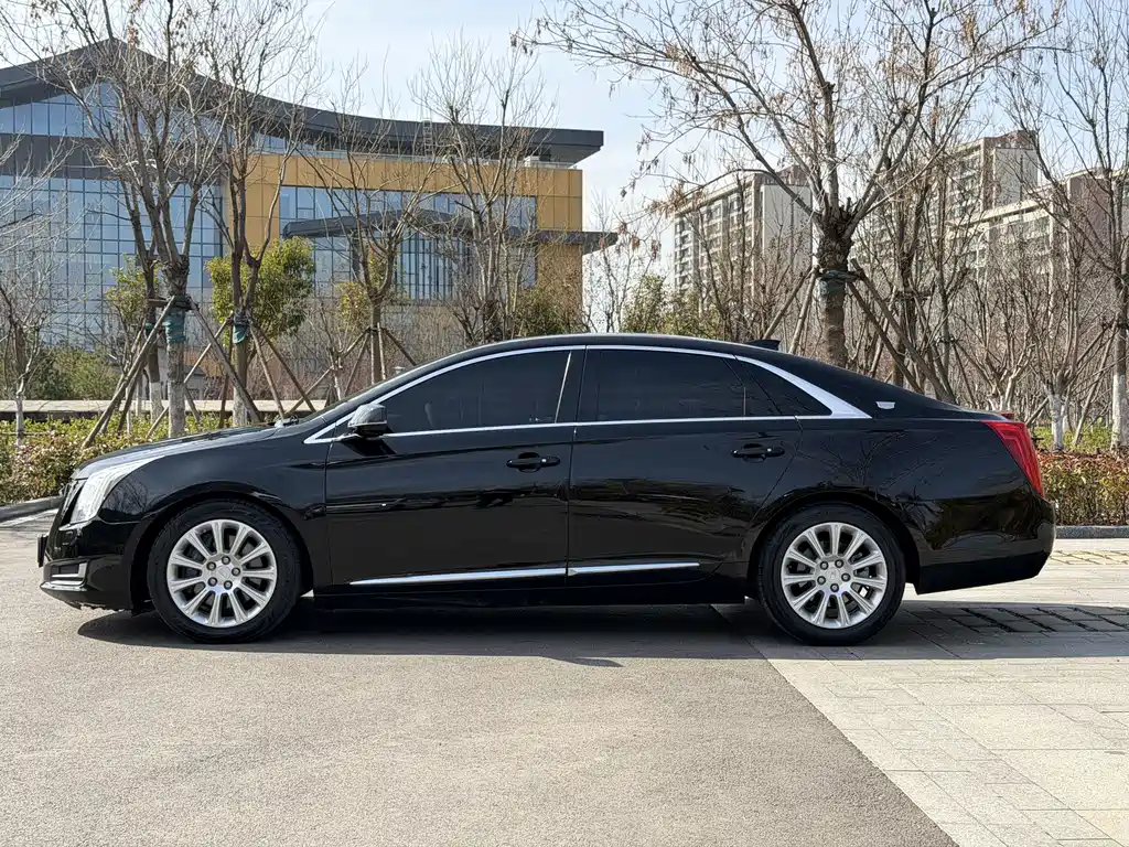 Cadillac XTS 2017 — фото 9