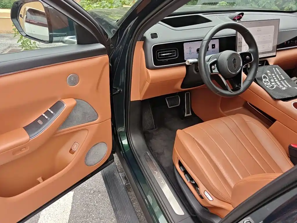 AITO M7 2025 — фото 16