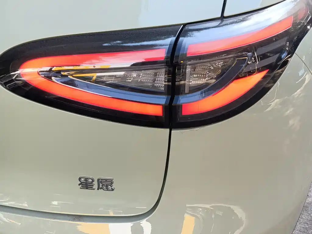Geely Galaxy Starwish 2025 — фото 13