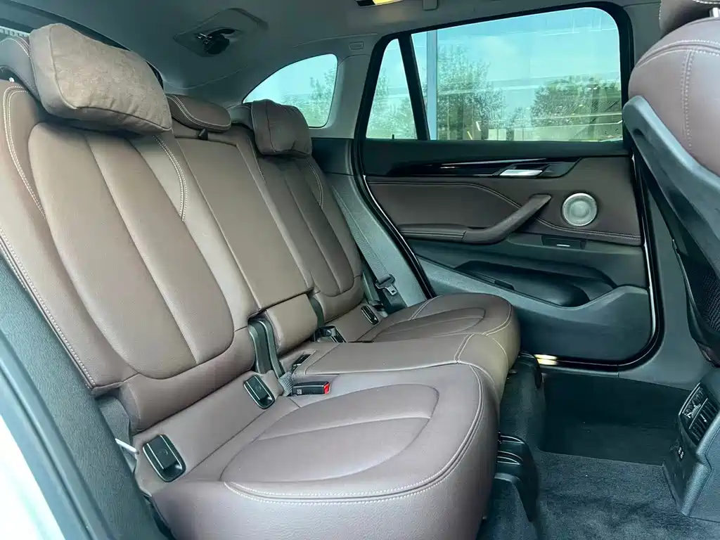 BMW X1 2021 — фото 12