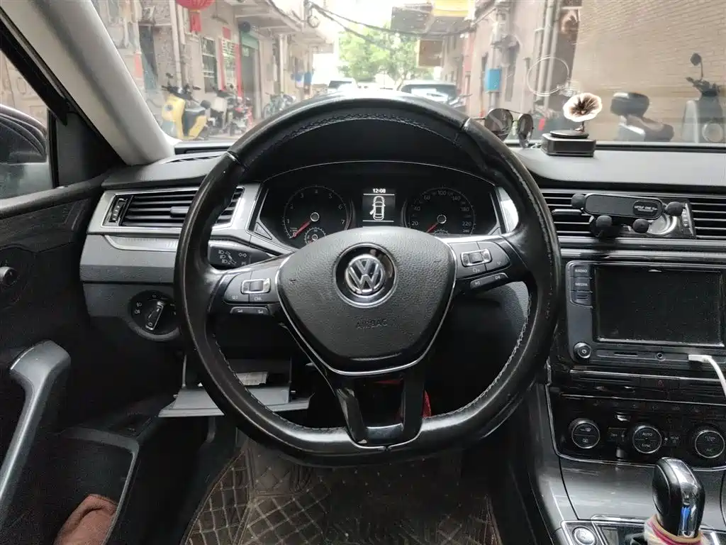 Volkswagen Passat 2017 — фото 3